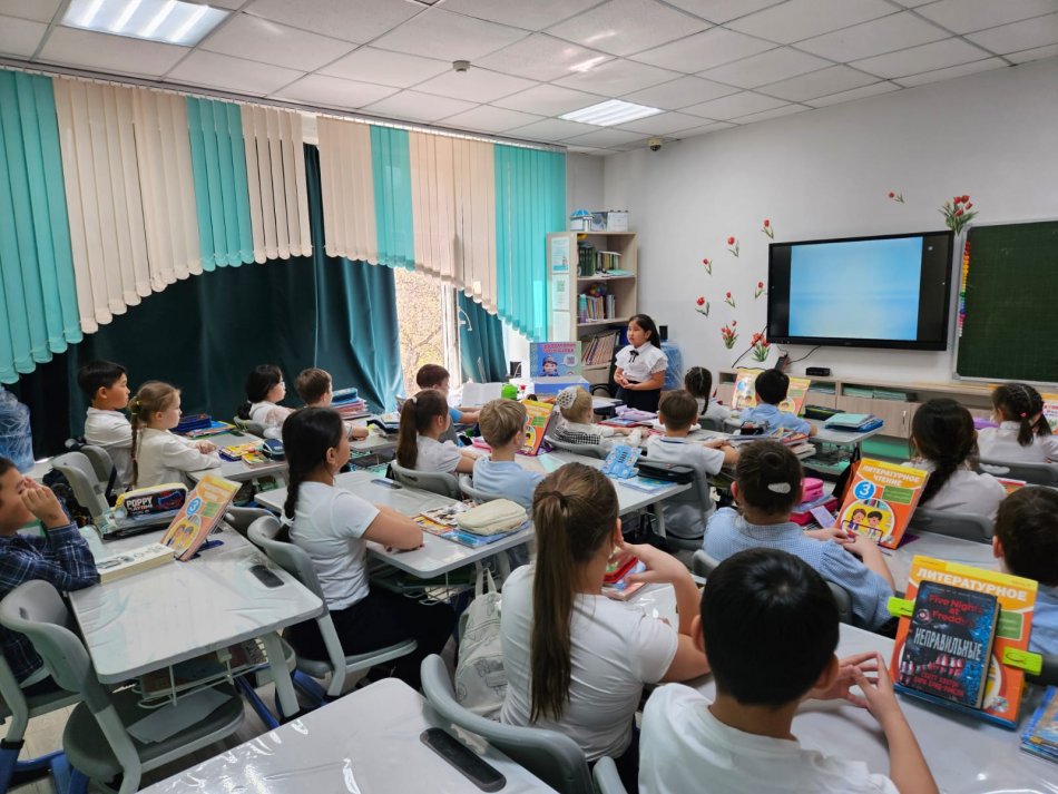 Кітап әуесқойлары клубы: жас авторлармен кездесу/Клуб любителей книг: встреча с юными авторами