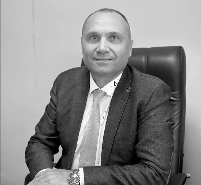 Коллектив КГУ «Дарынды балаларға арналған валеологиялық школа-комплекс для одарённых детей», родительская общественность с глубокой болью восприняли скорбное известие о безвременной кончине Ахаева Андрея Васильевича